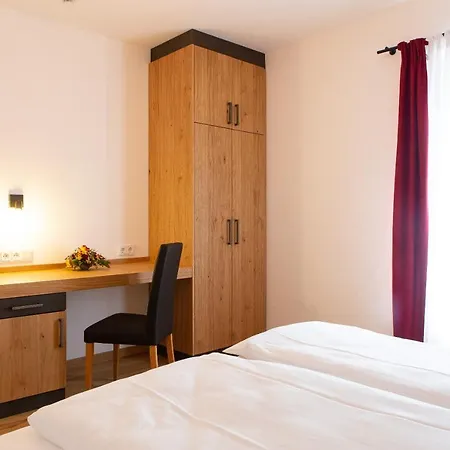 & Bichler Hotel *