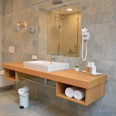 & Bichler